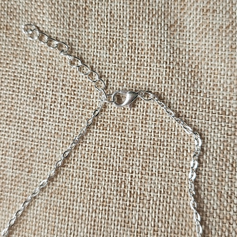 NIB Elegant Silver Tone Infinity Lariat Style Cross Knecklace 16" W/ 2" Extender - Picture 7 of 7
